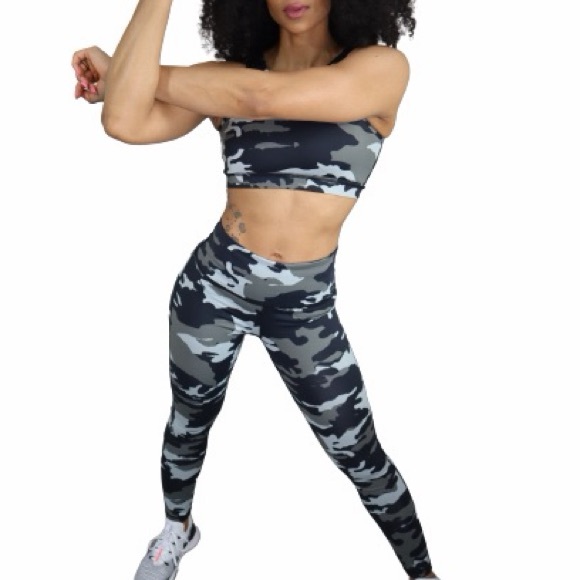 Black and Gray Camo Leggings Set - Picture 4 of 4
